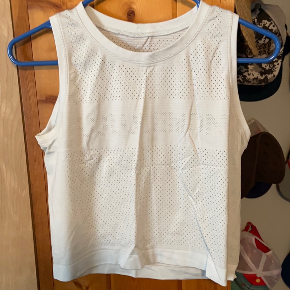Lululemon crop top